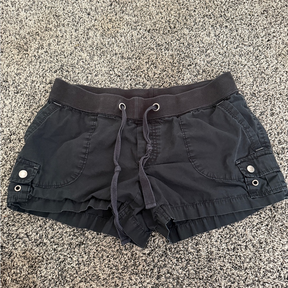 LONDONJEAN Black Women's Cargo Shorts